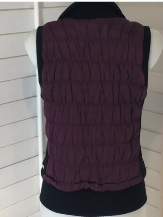 Sleeveless Quilted Vest - Wine - Picture 3 of 16